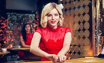 Hình ảnh giới thiệu cấp độ VIP Fun88 và quyền lợi độc quyền, kèm theo biểu tượng Fun88 APP iOS